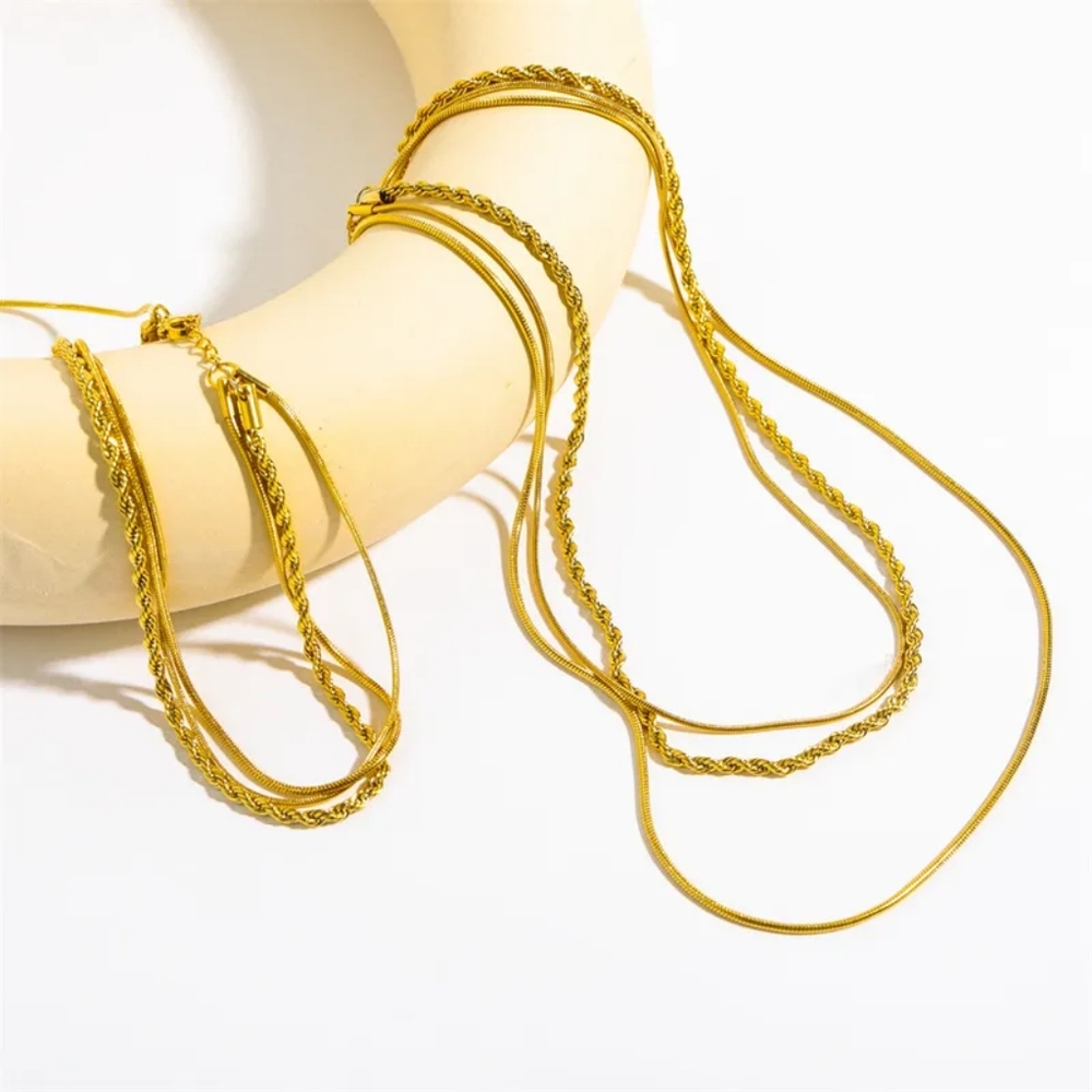 Stainless Steel Leyered Necklaces, modern design, Gold. - Picture 3 of 8